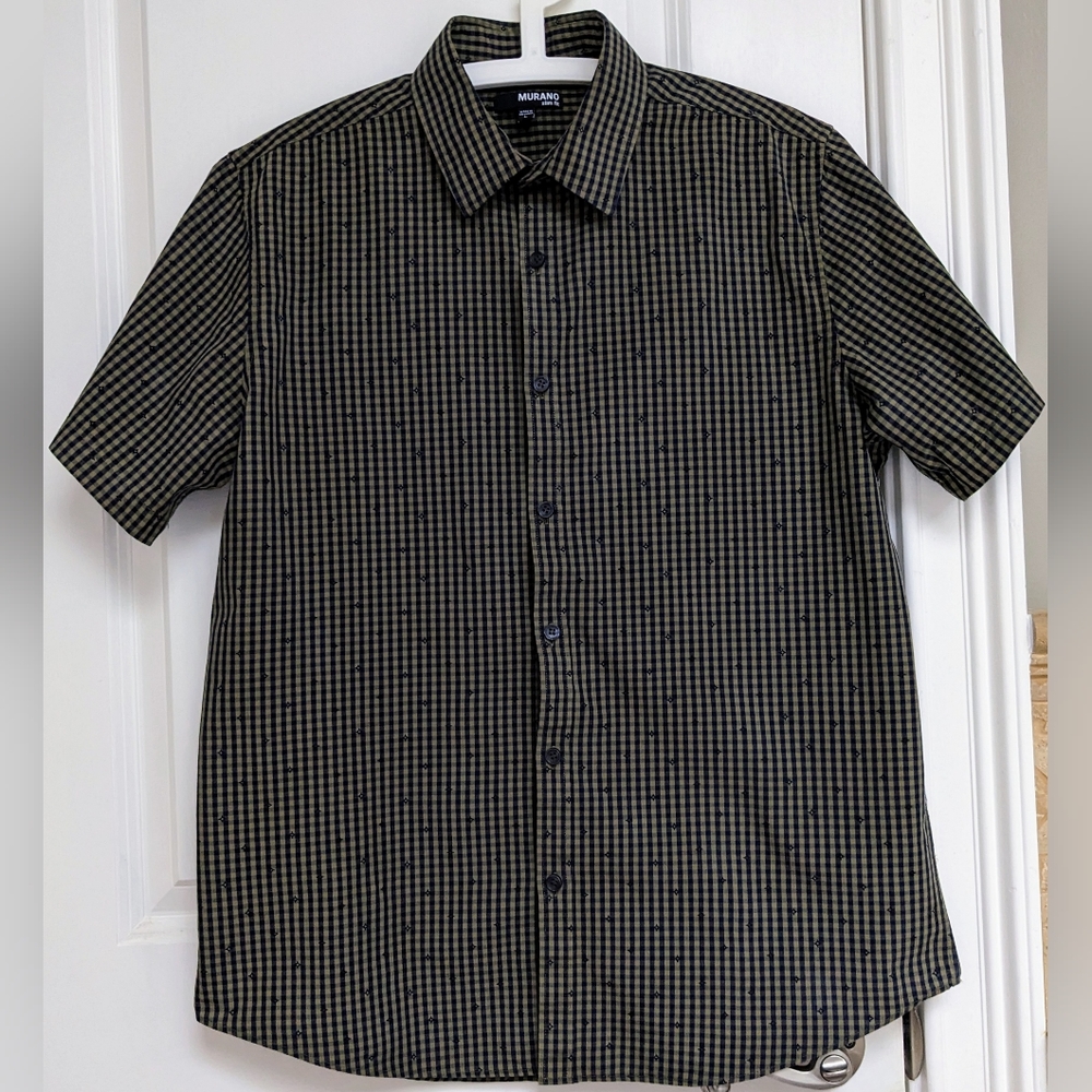 Murano Short Sleeve Button Down - size large